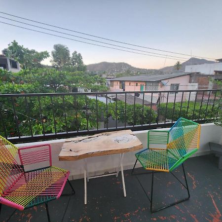 Lovely Studio Apartment With Balcony Ac & Wi-Fi, Minutes From Downtown! Zihuatanejo Kültér fotó