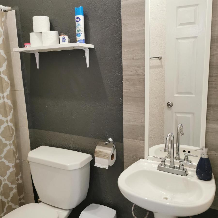 Lovely Studio Apartment With Balcony Ac & Wi-Fi, Minutes From Downtown! Zihuatanejo Kültér fotó